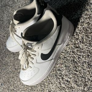 Black and white Air Force one